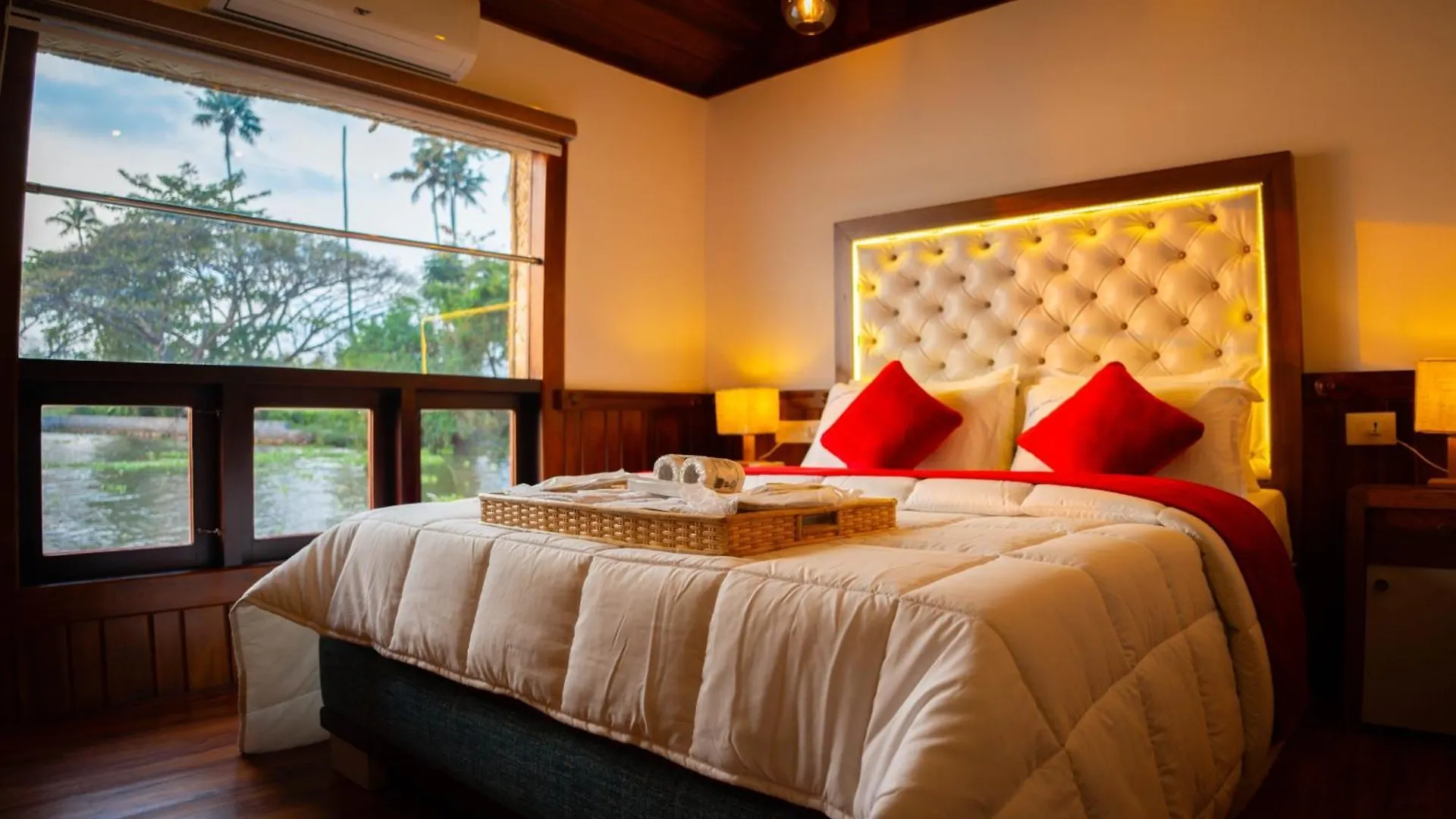 Why Not Houseboat Hotel Alappuzha 0*,  India