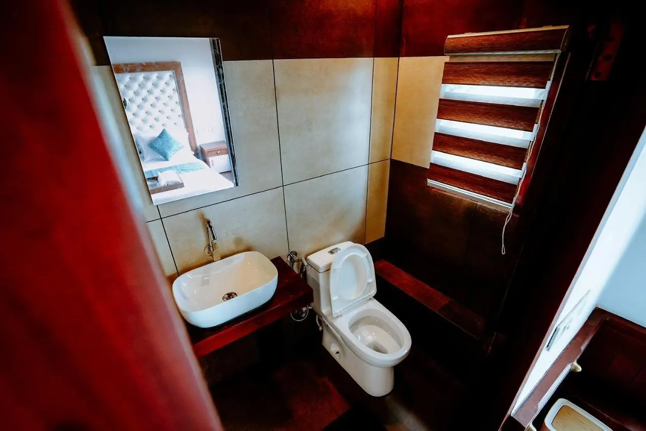 Why Not Houseboat Hotel Alappuzha India