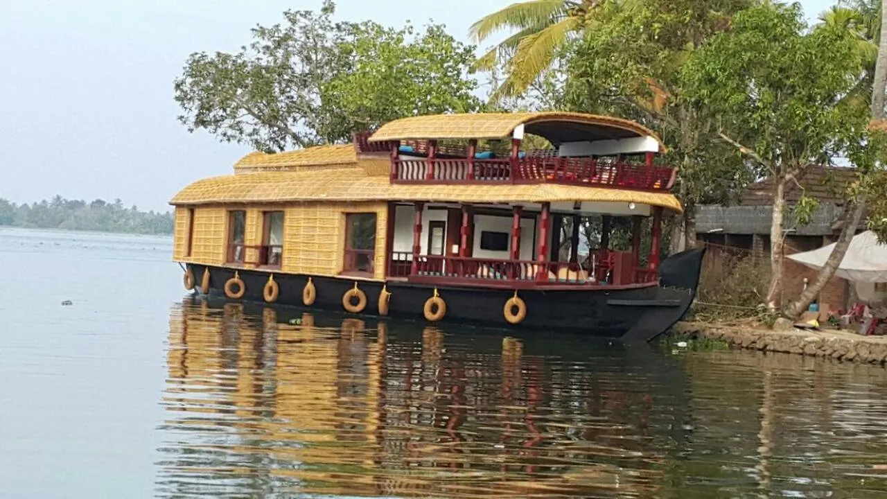 Why Not Houseboat Hotel Alappuzha Úszó hotel